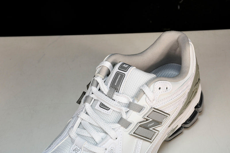 New Balance 1906