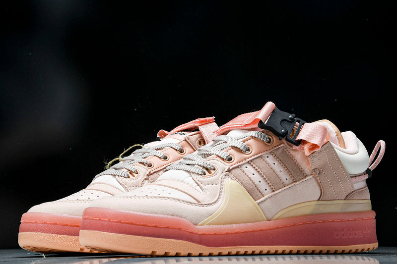 Tênis Adidas x Bad Bunny