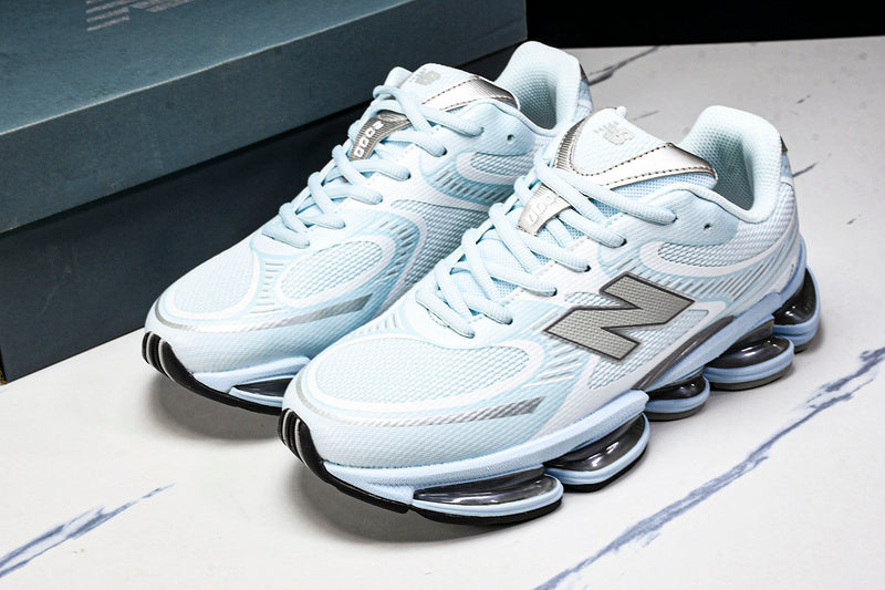 New Balance 2000 Sneakers