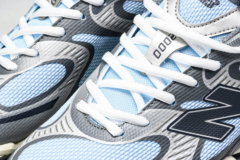 New Balance 2000 Sneakers