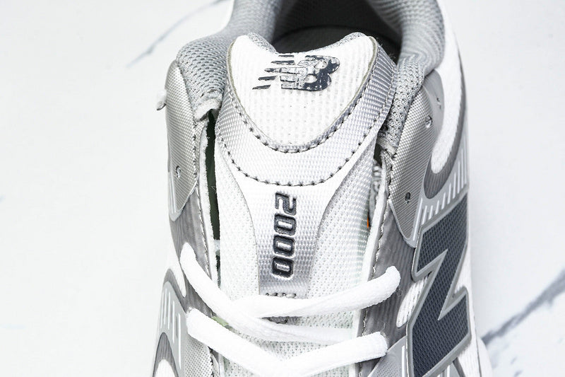 New Balance 2000 Sneakers
