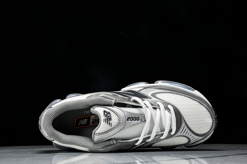 New Balance 2000 Sneakers