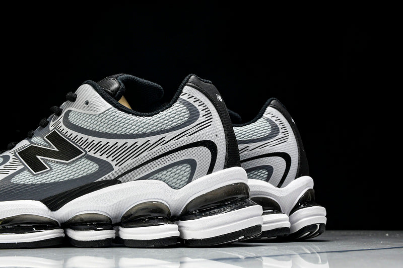 New Balance 2000 Sneakers