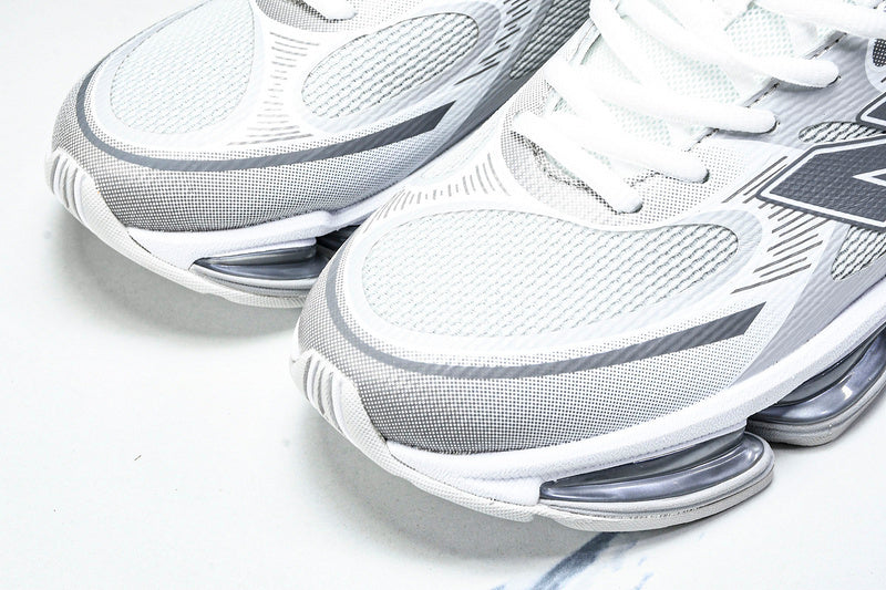 New Balance 2000 Sneakers