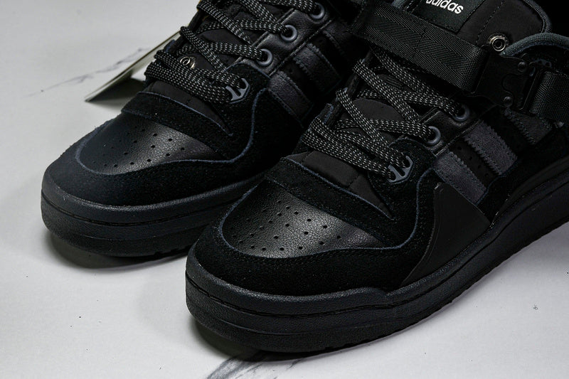 Tênis Adidas x Bad Bunny