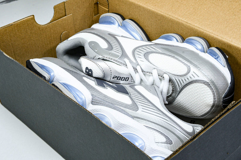 New Balance 2000 Sneakers