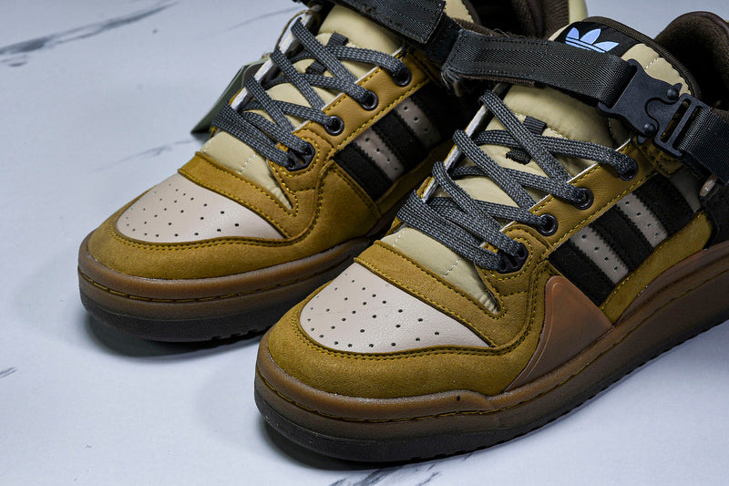 Tênis Adidas x Bad Bunny