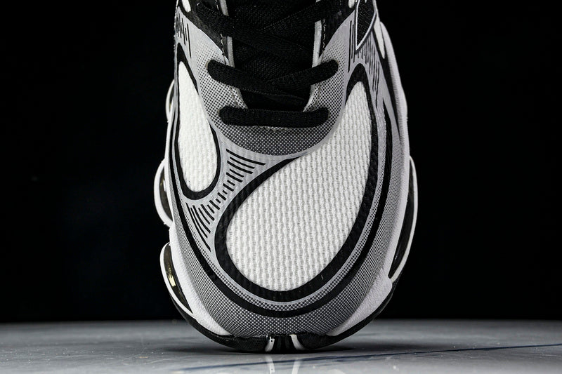 New Balance 2000 Sneakers