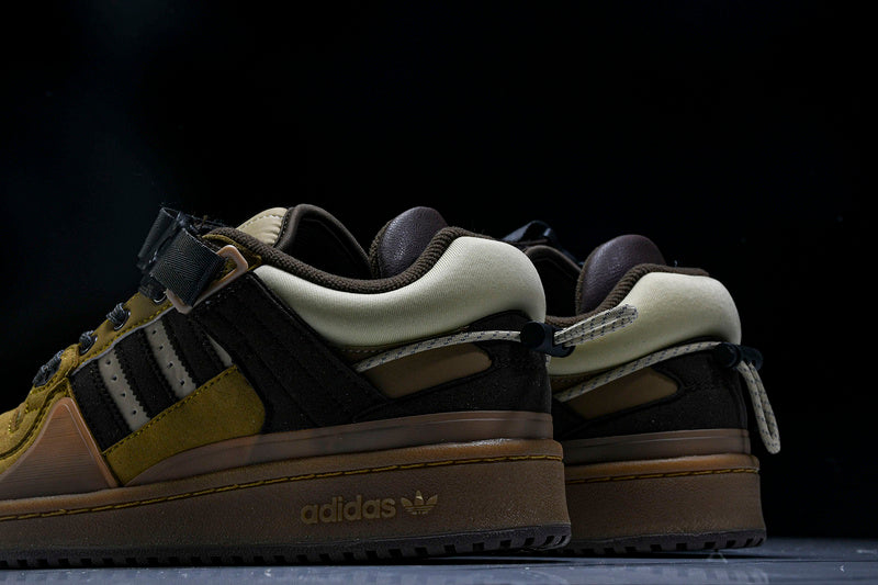 Tênis Adidas x Bad Bunny
