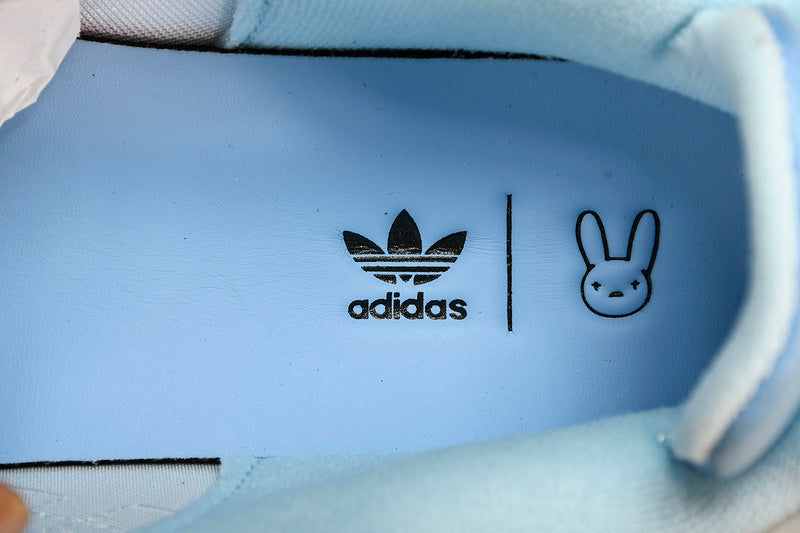 Tênis Adidas x Bad Bunny