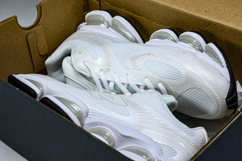 New Balance 2000 Sneakers