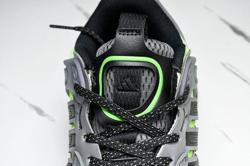 Tênis Adidas XLG