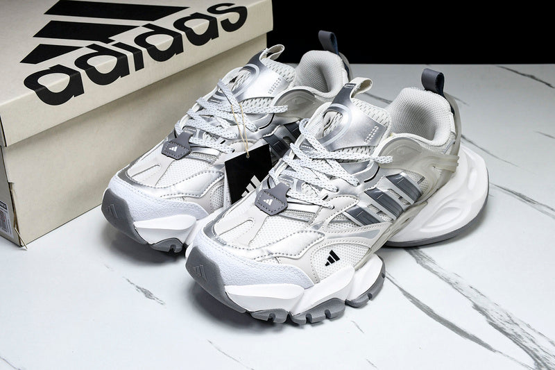 Tênis Adidas XLG