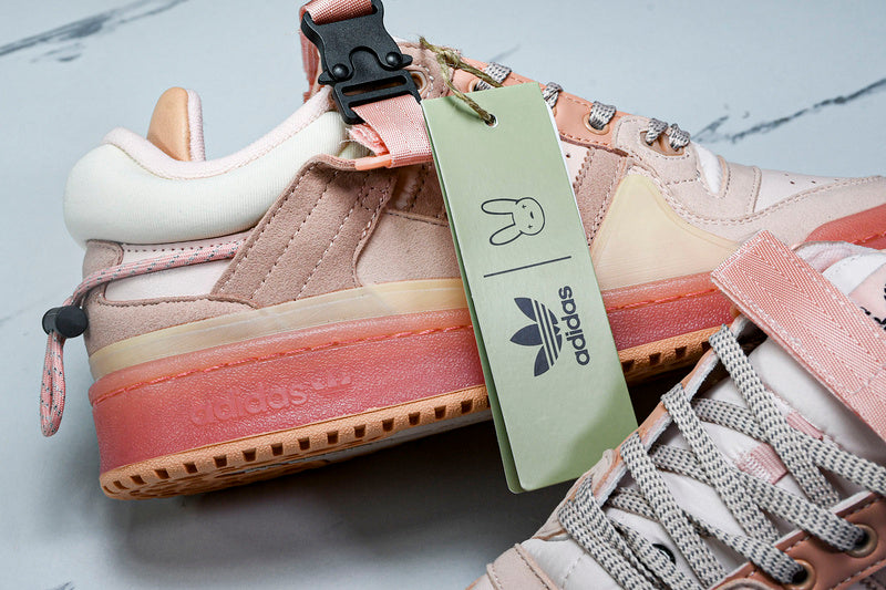 Tênis Adidas x Bad Bunny