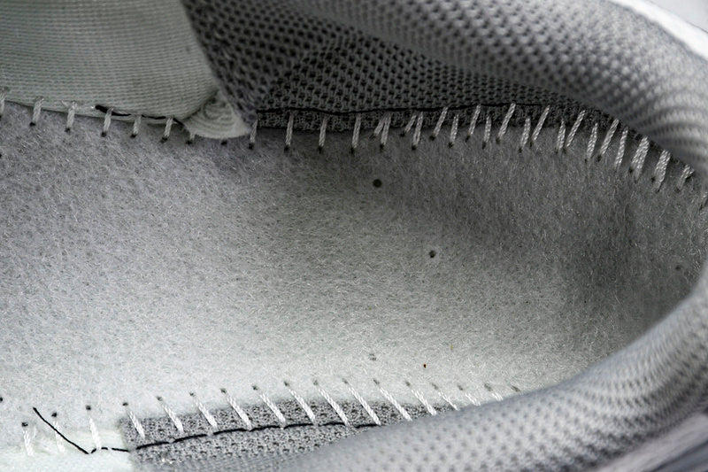 New Balance 2000 Sneakers