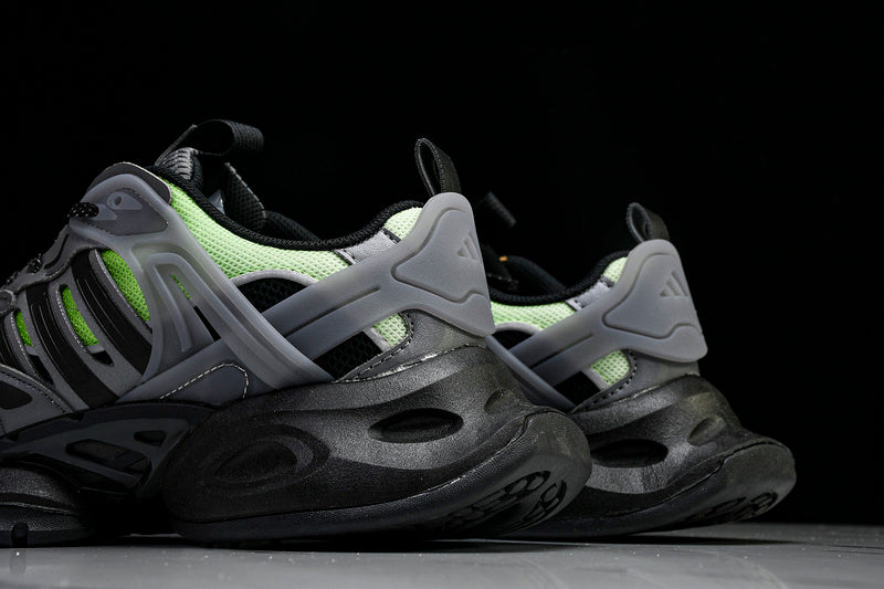 Tênis Adidas XLG
