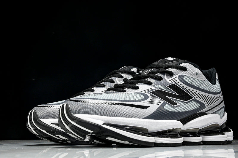 New Balance 2000 Sneakers