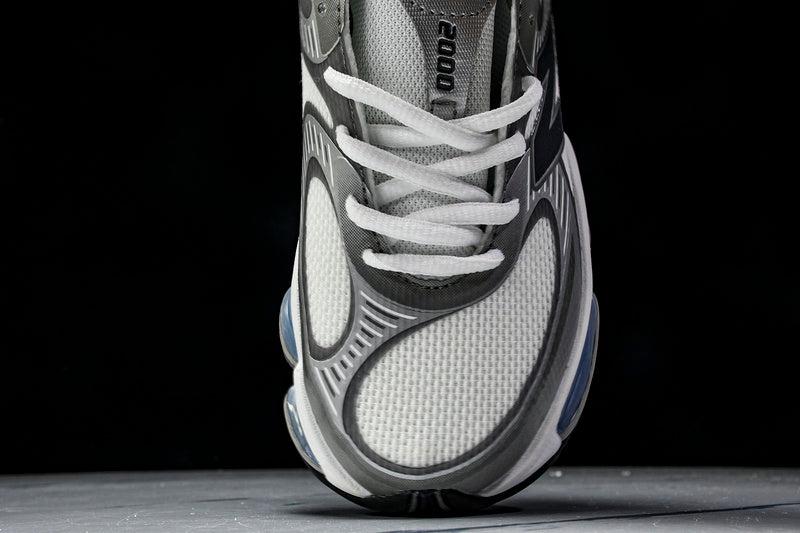 New Balance 2000 Sneakers