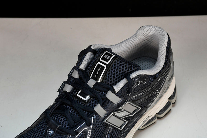 New Balance 1906