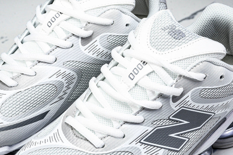 New Balance 2000 Sneakers