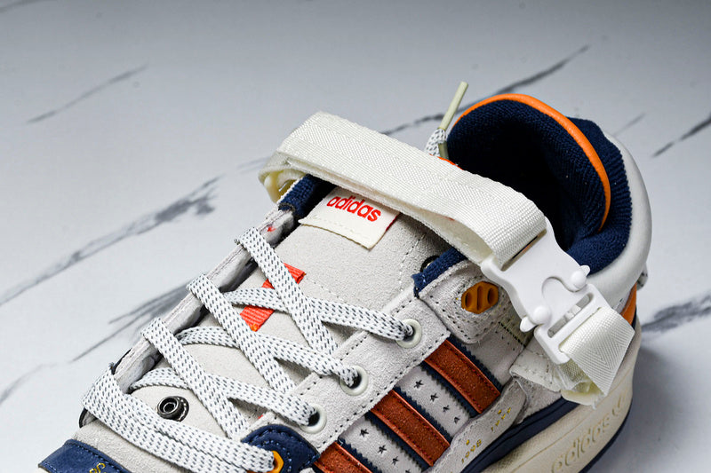 Tênis Adidas x Bad Bunny