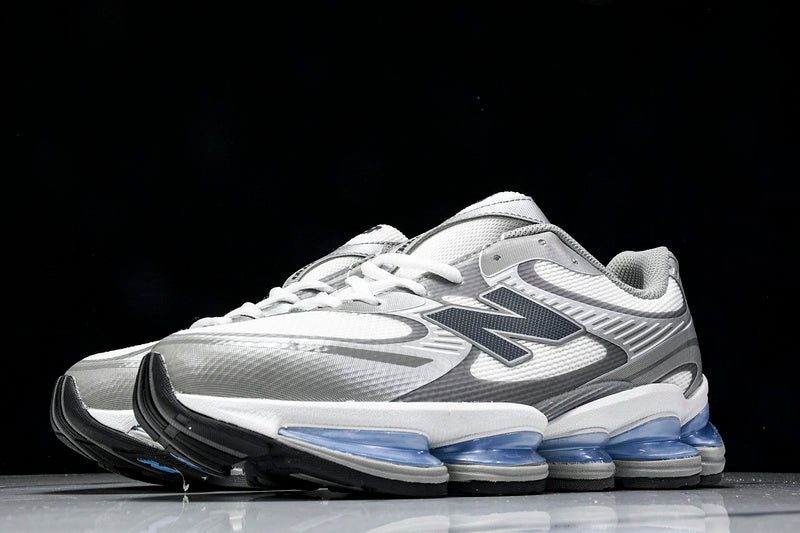 New Balance 2000 Sneakers