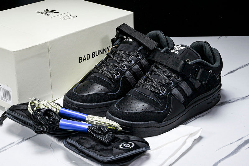Tênis Adidas x Bad Bunny