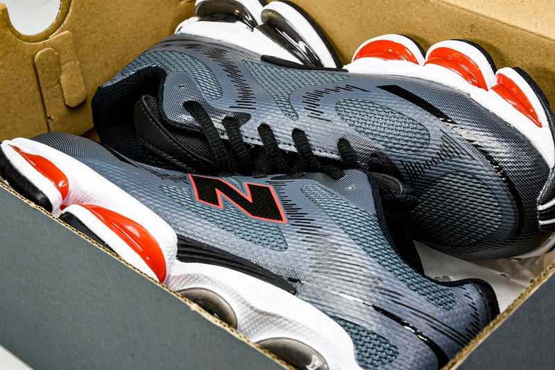 New Balance 2000 Sneakers