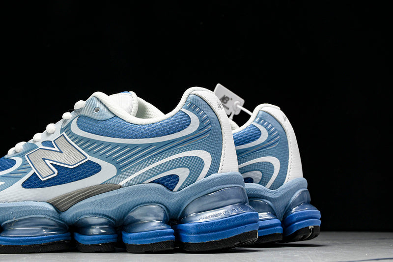 New Balance 2000 Sneakers