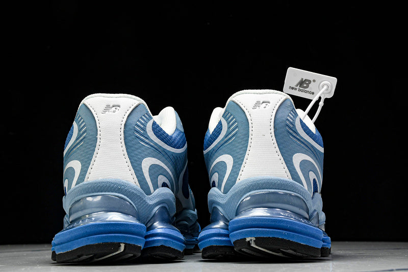 New Balance 2000 Sneakers