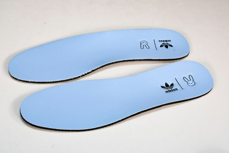 Tênis Adidas x Bad Bunny