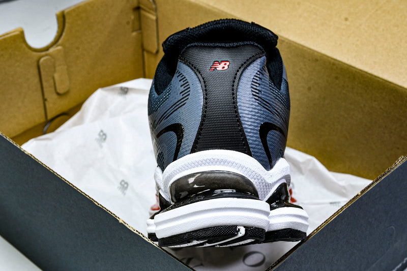 New Balance 2000 Sneakers