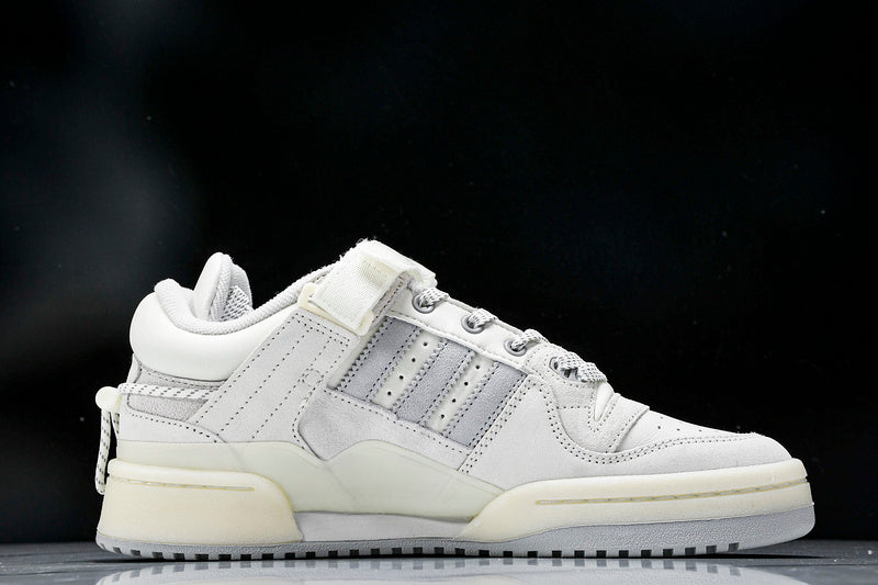 Tênis Adidas x Bad Bunny