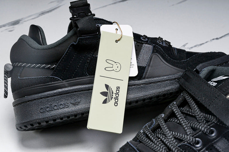Tênis Adidas x Bad Bunny