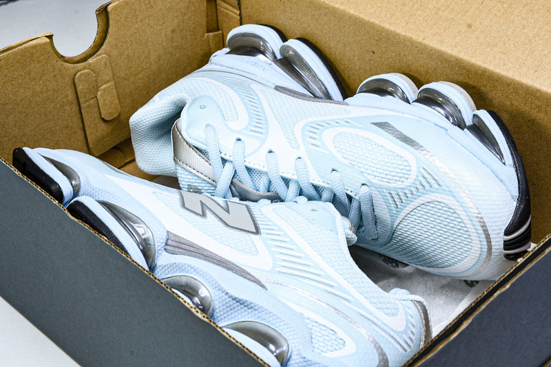 New Balance 2000 Sneakers