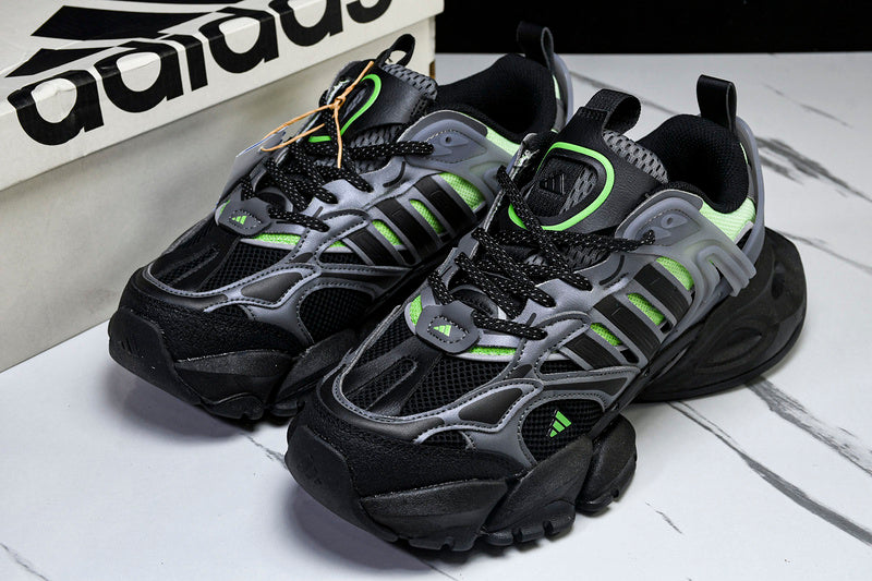 Tênis Adidas XLG