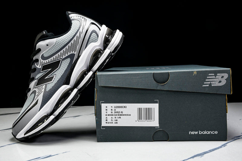 New Balance 2000 Sneakers