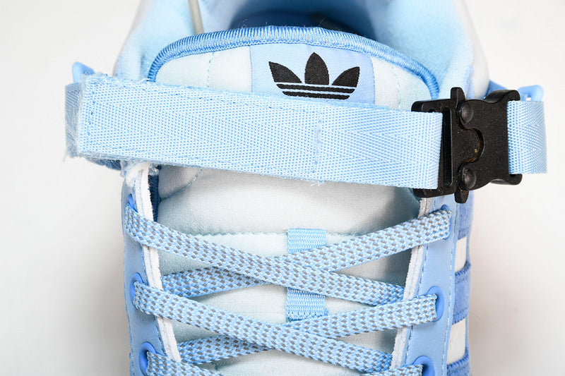 Tênis Adidas x Bad Bunny