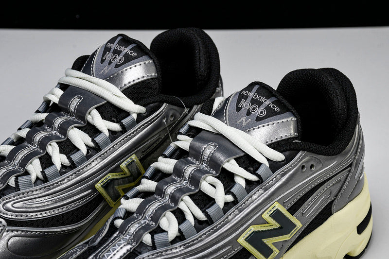 New Balance 1000