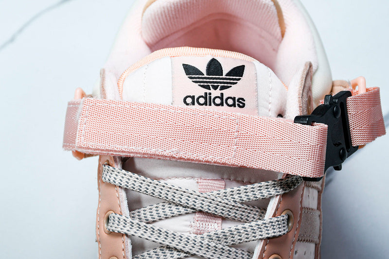 Tênis Adidas x Bad Bunny