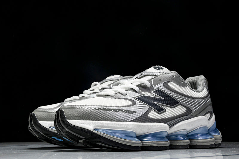New Balance 2000 Sneakers