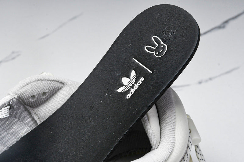 Tênis Adidas x Bad Bunny