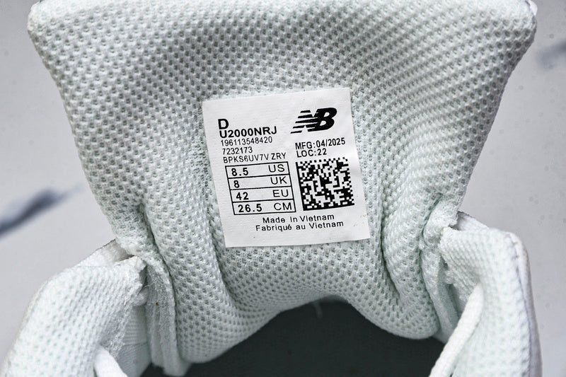 New Balance 2000 Sneakers