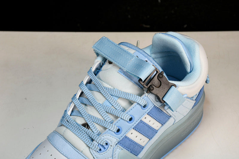 Tênis Adidas x Bad Bunny