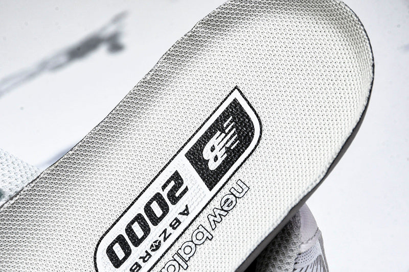 New Balance 2000 Sneakers