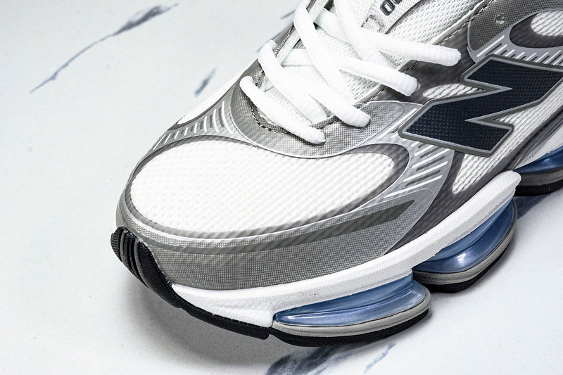 New Balance 2000 Sneakers