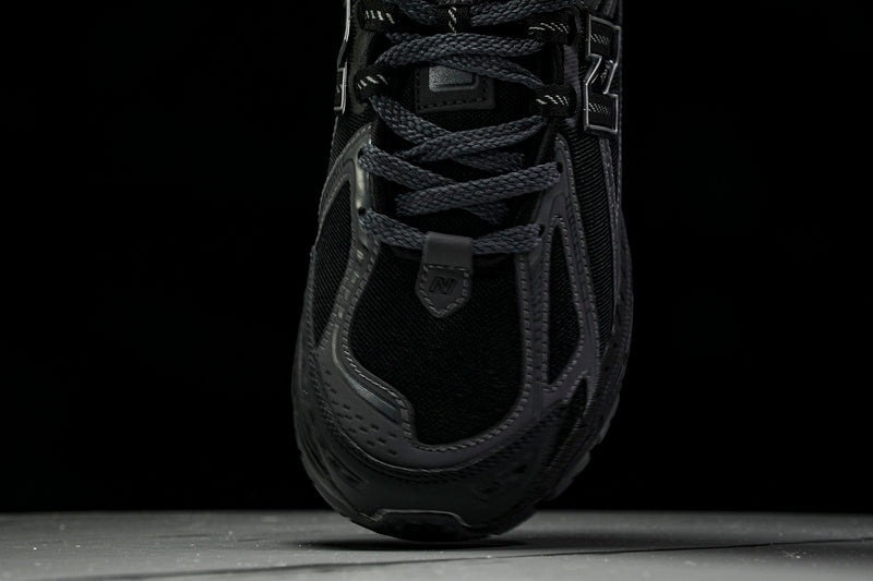 New Balance 1906
