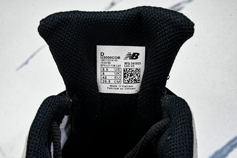 New Balance 2000 Sneakers