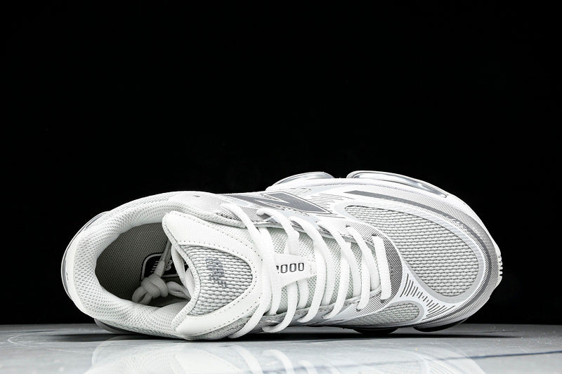 New Balance 2000 Sneakers