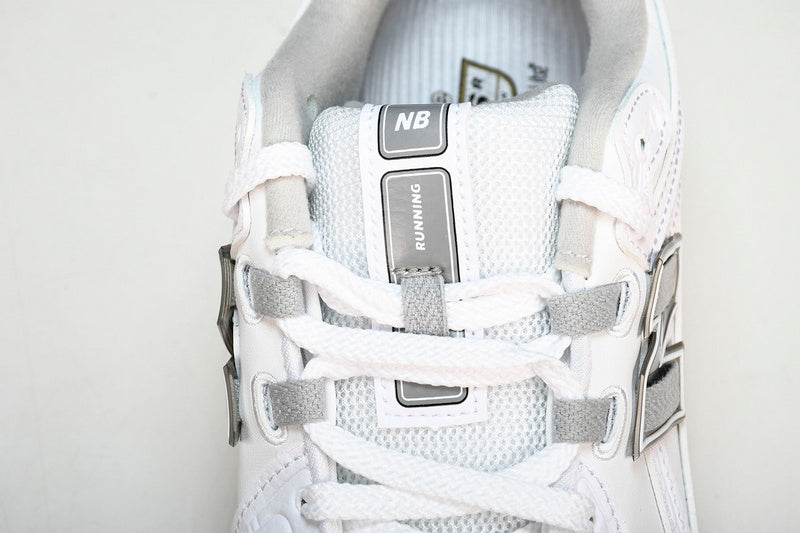New Balance 1906